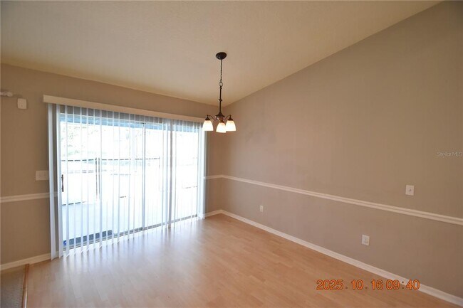 Building Photo - 2712 Falling Leaves Dr