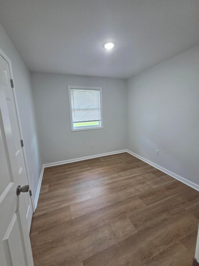 Building Photo - 1352 Canonero Dr