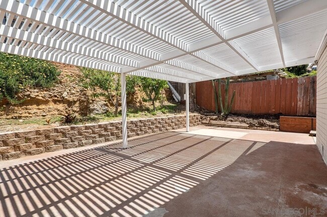 Building Photo - 5051 Lenore Dr