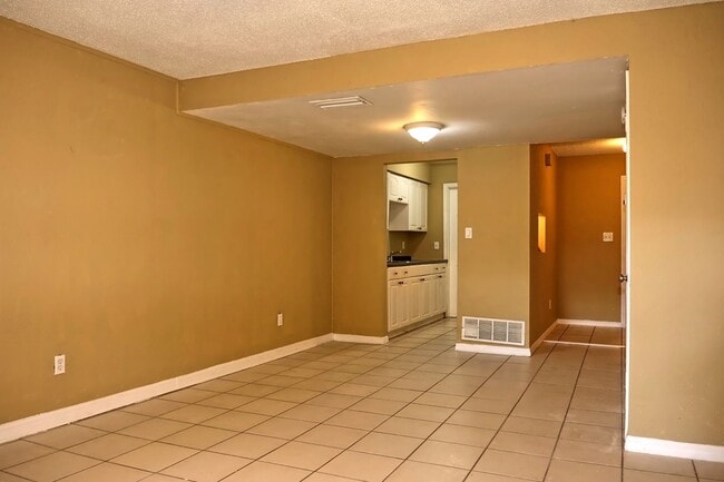 Building Photo - Spacious 2/2 Maitland Townhome with large ...