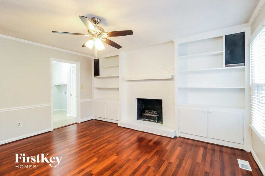 Building Photo - 3005 Manchester Dr