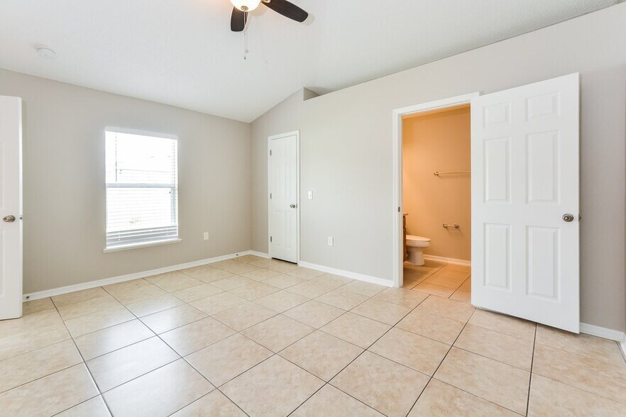 Building Photo - 421 Eagle Dr