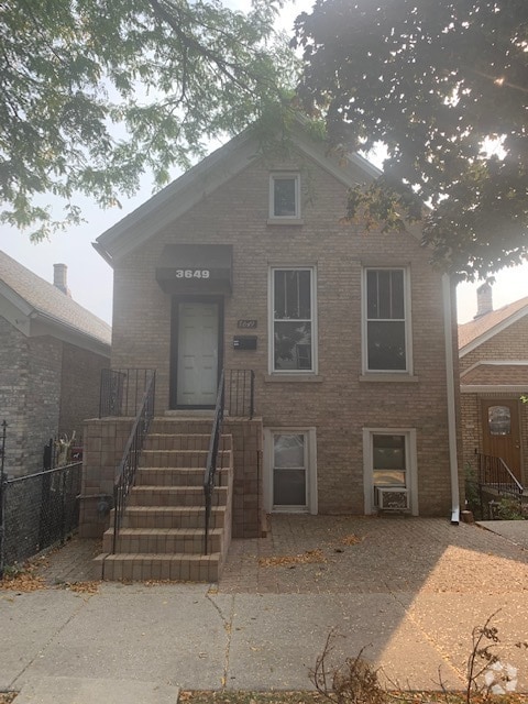 Building Photo - 3649 S Union Ave
