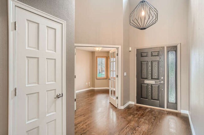 Building Photo - Beautiful Cherry Creek Home- Great Location! Low maintenance yard! Flexible Move In Date