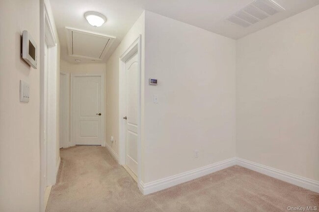 Building Photo - 34 Della Dr