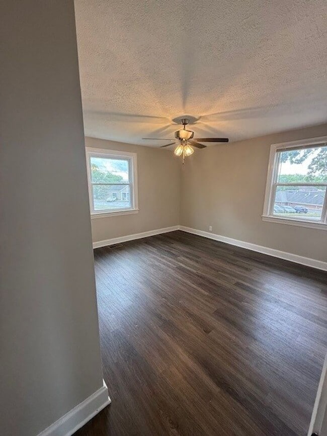 Building Photo - 4bd, 2 bath house