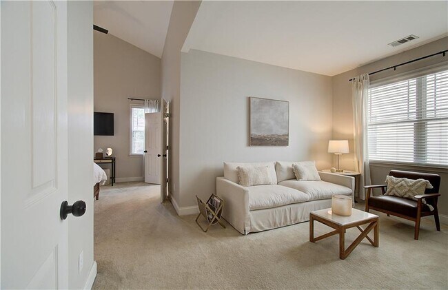 Building Photo - 3822 Carriage House Dr