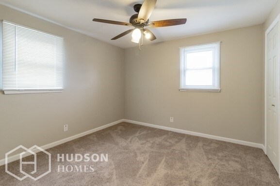 Building Photo - 113 Viking Pl