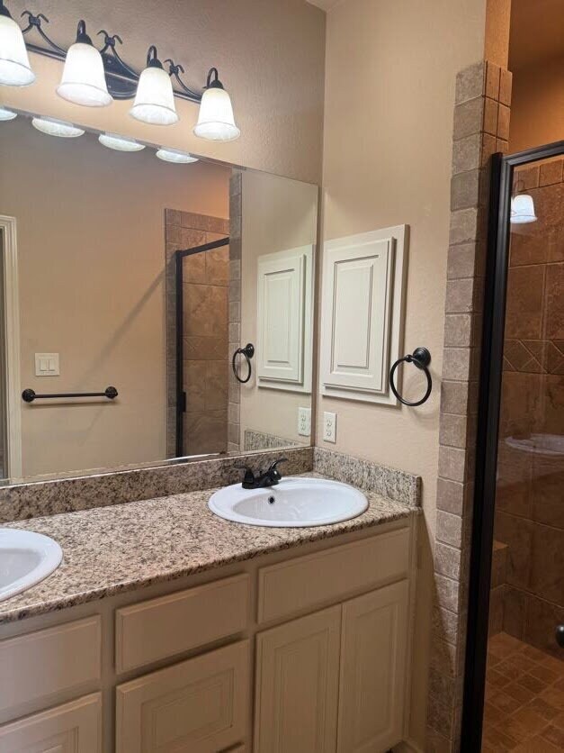 Building Photo - Welcome Home to Summit Crossing