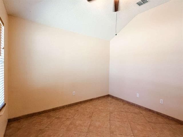 Building Photo - 1009 McKavett Dr