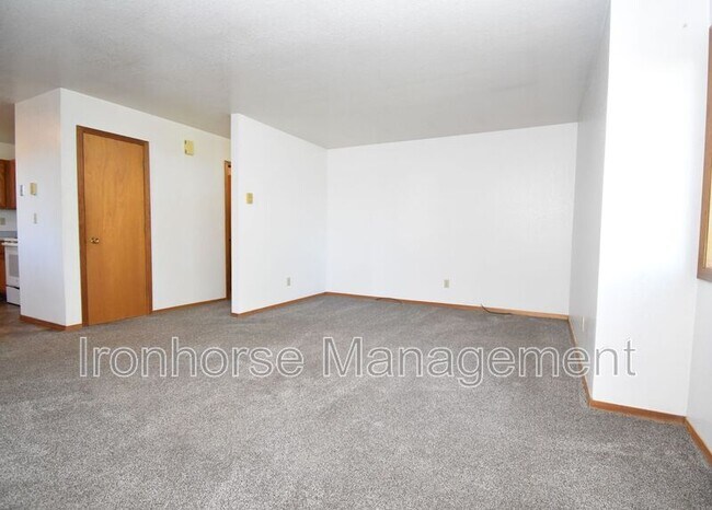 Building Photo - 519 S 15th Ave