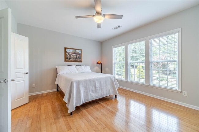 Building Photo - 6260 Brookside Ln