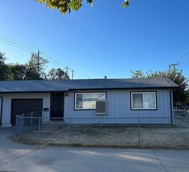 Primary Photo - 1755- 57 Boynton - Duplex