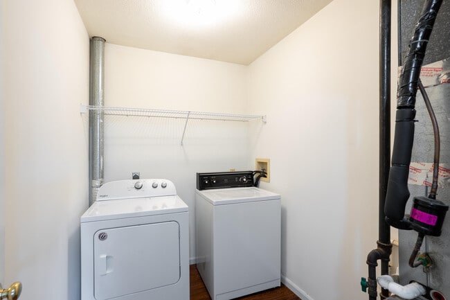 Building Photo - 3513 Delmar Ct