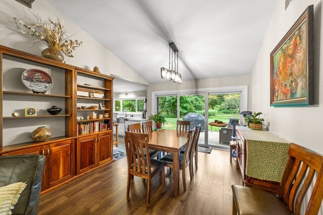 Building Photo - Fantastic 4-Bedroom with Updated Kitchen &...