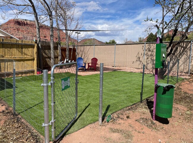 Building Photo - 170 E 100 N