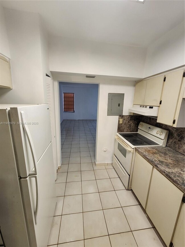 Building Photo - 4505 W 15th Ave