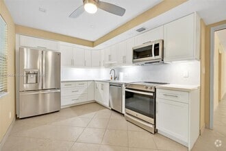 Building Photo - 933 Cypress Grove Dr