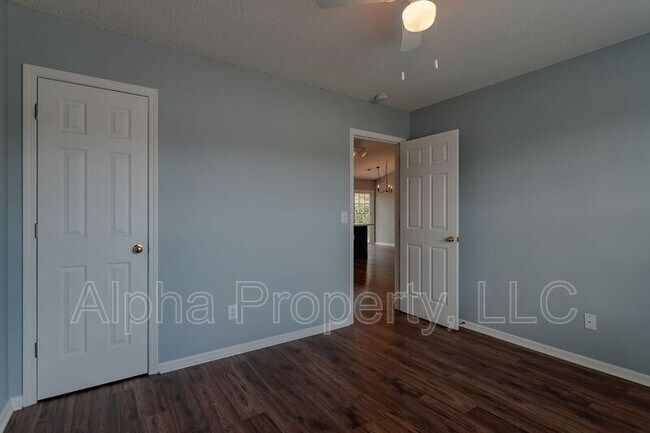 Building Photo - 1901 Country Apple Ct