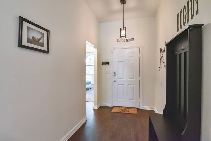 Building Photo - 4514 Ridgeway Dr
