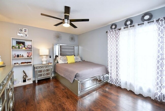 Building Photo - 6200 W Tidwell Rd