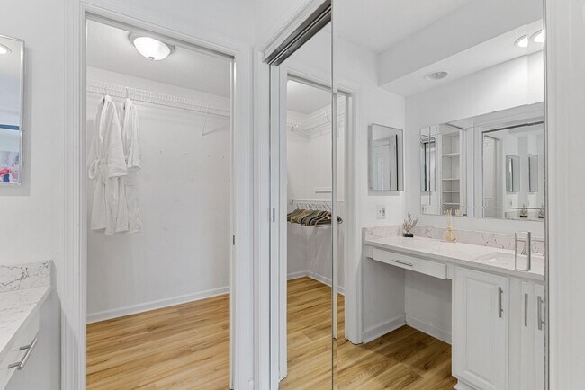 Building Photo - 12875 Guilford Cir
