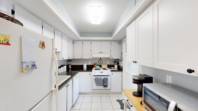 Building Photo - 5540 Tamberlane Cir