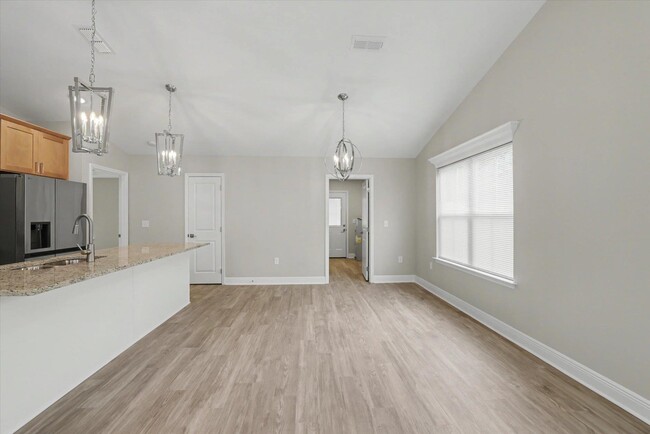 Building Photo - 37 Haida Trail