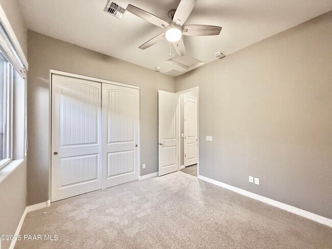 Building Photo - 5768 N Thornberry Dr