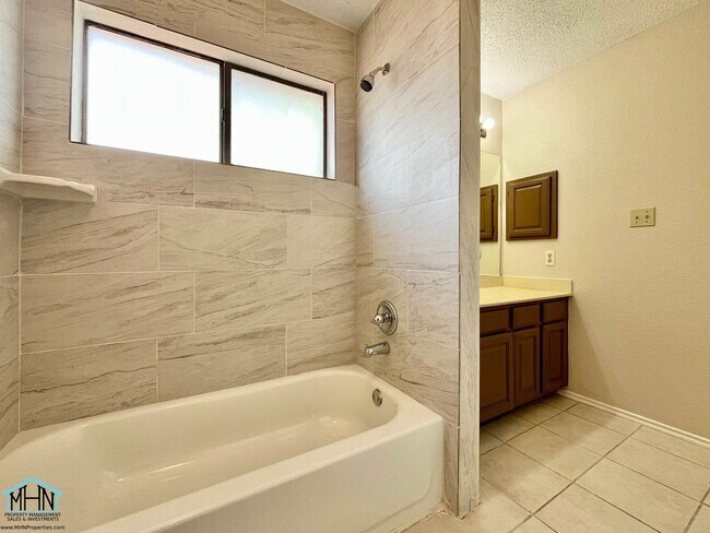 Building Photo - Charming 3-bedroom, 2-bath home near SeaWorld and Lackland AFB!