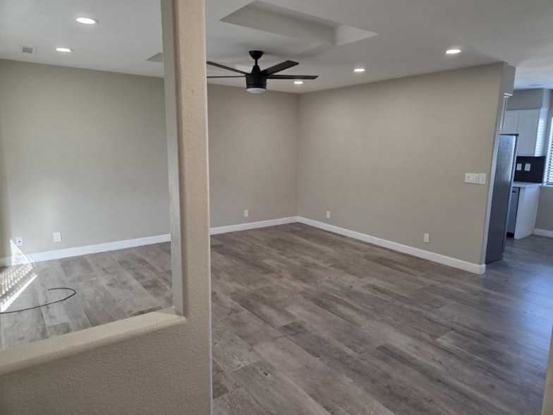 Building Photo - 2751 N Indian Wells Dr