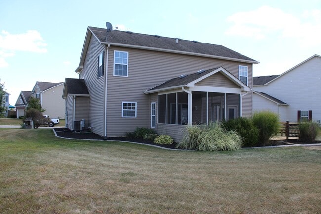 Building Photo - Now Available! Spacious 3 BR in Avon Schools