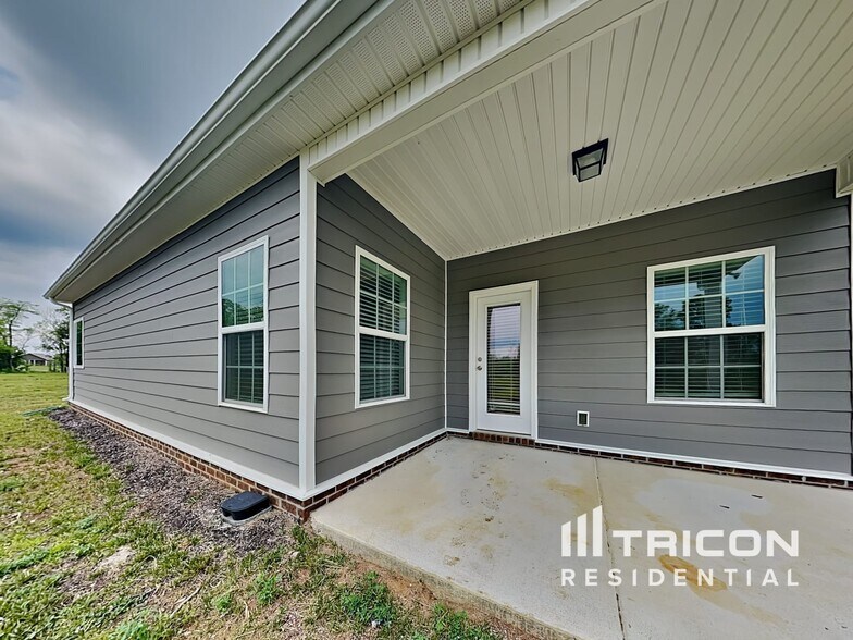 Building Photo - 1012 Cyril Dr