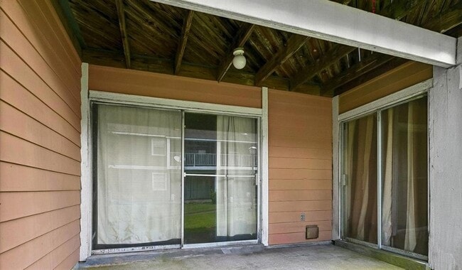 Building Photo - 2425 Oxford Pl