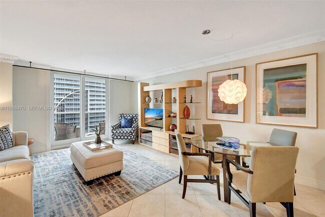 Building Photo - 336 N Birch Rd