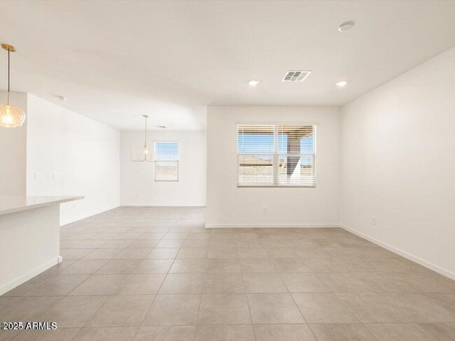 Building Photo - 41740 W Sonoran Trail