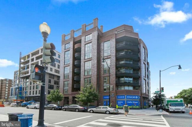 Building Photo - 810 O St NW