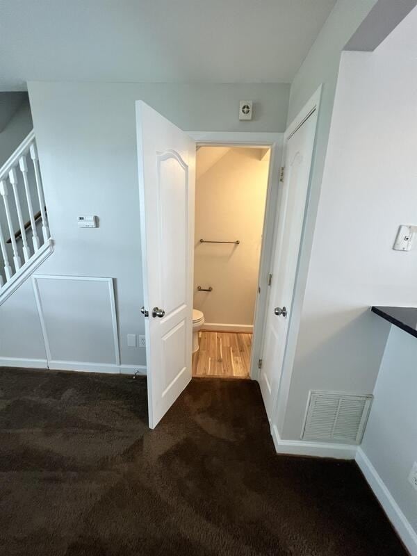 Building Photo - 2 bedroom townhome ready for move in