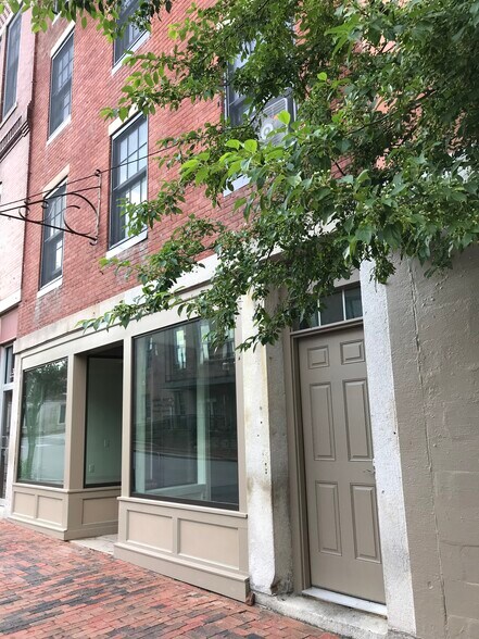 3rd floor unit - 325 Water St