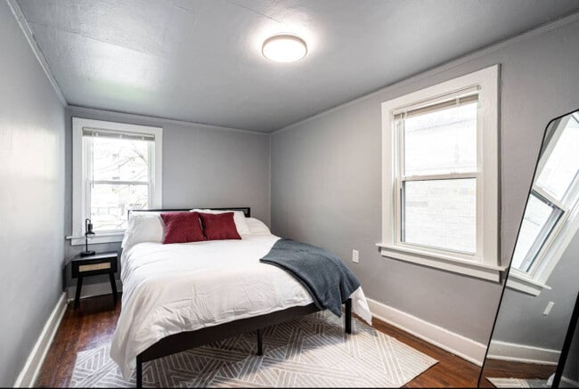 Building Photo - 1529 N Jefferson St