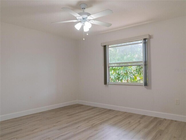 Building Photo - 517 S Summerlin Ave