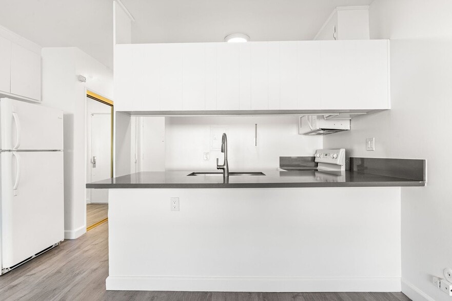 Interior Photo - The Elizabeth