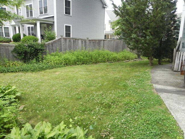 Building Photo - 2.5 Jefferson St