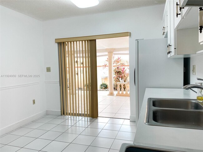 Building Photo - 3810 SW 108th Ave