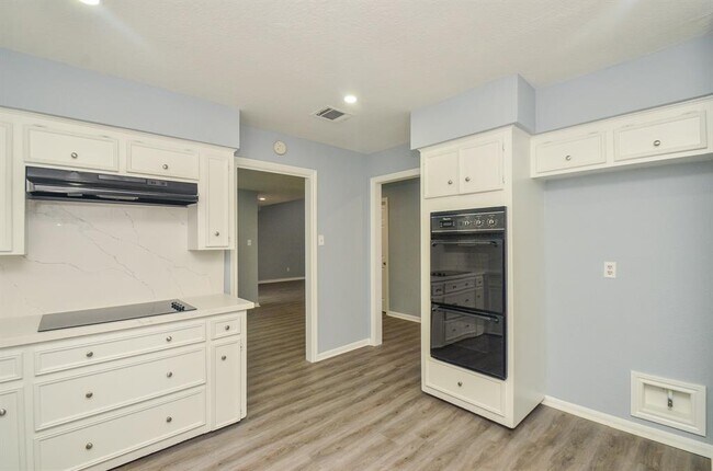 Building Photo - 7703 Quail Meadow Dr