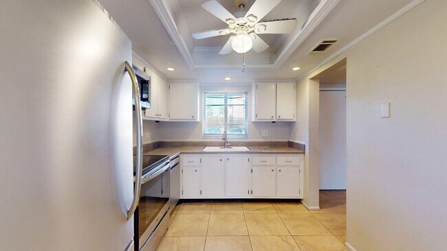 Building Photo - 4121 Heron Way