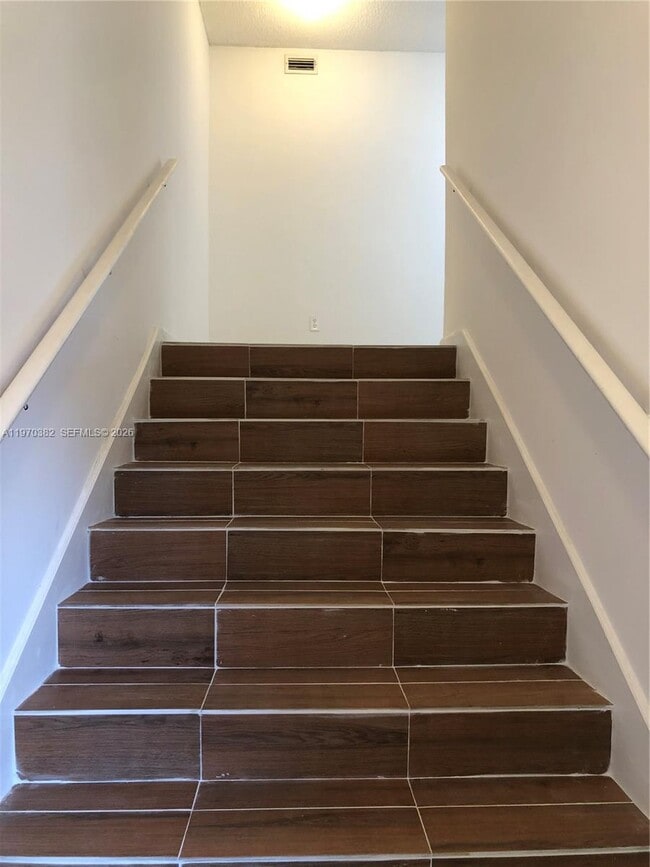 Building Photo - 2268 SE 27th Dr