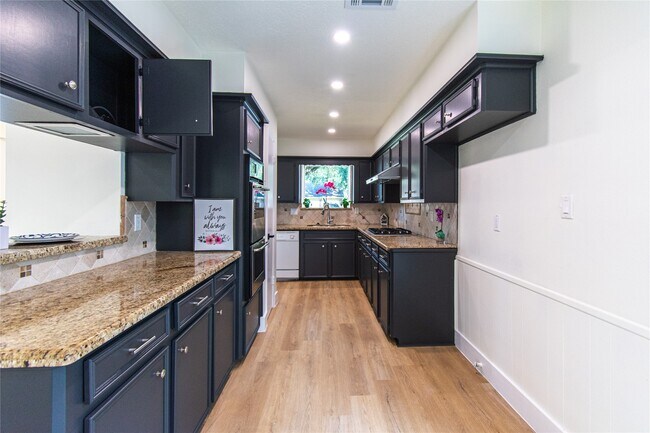 Building Photo - 822 Red Rock Canyon Dr