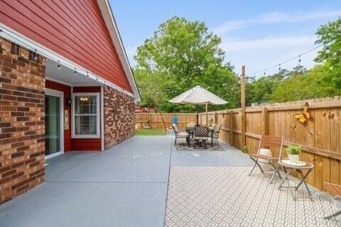 Building Photo - 127 Forest Ridge Dr