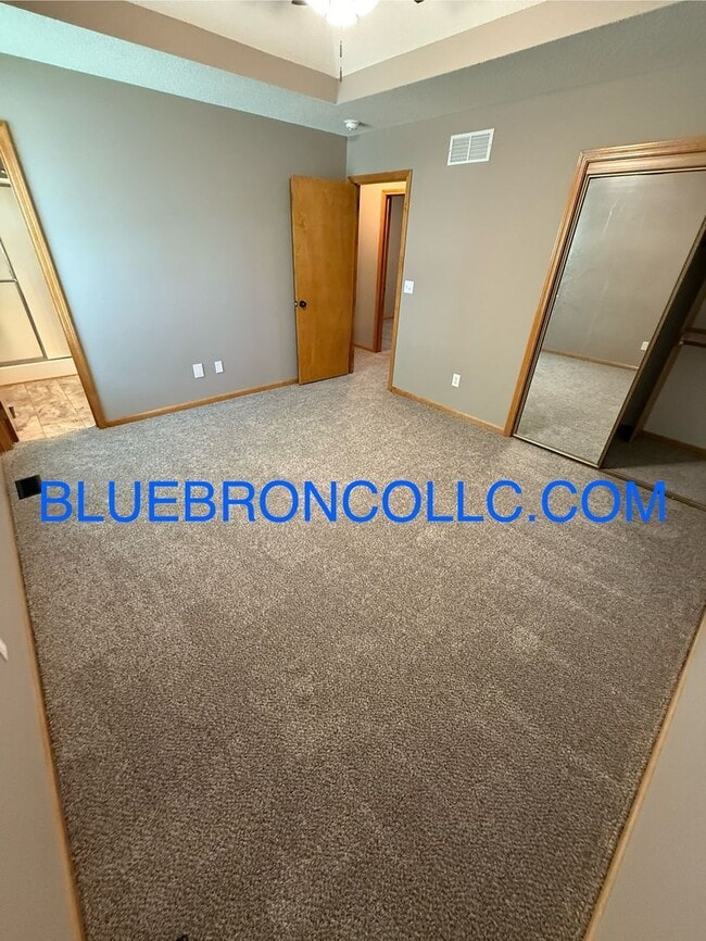 Building Photo - Check out this spacious home with thoughtf...